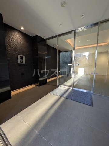 5/5 エントランス