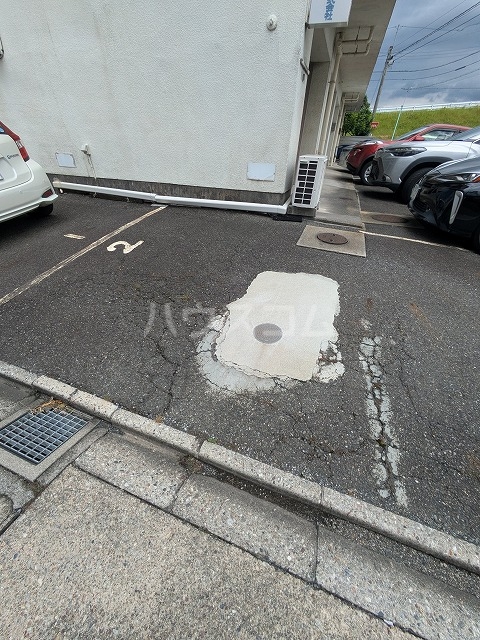 27/30 駐車場