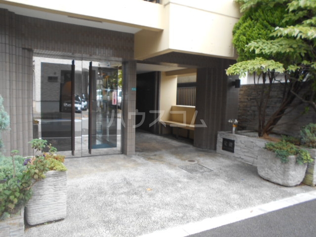 22/26 エントランス