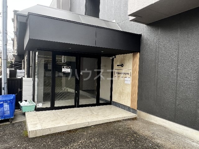 26/30 エントランス