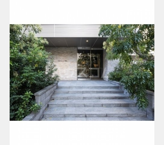 15/18 エントランス