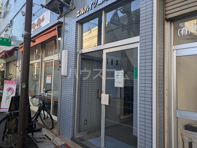 2/3 エントランス