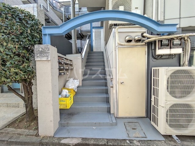 15/18 エントランス