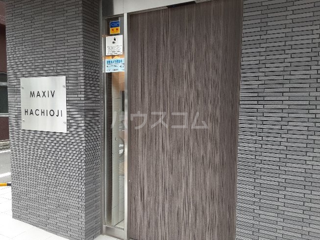 21/30 エントランス