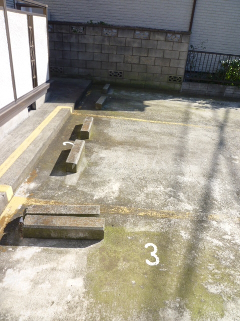 21/27 駐車場