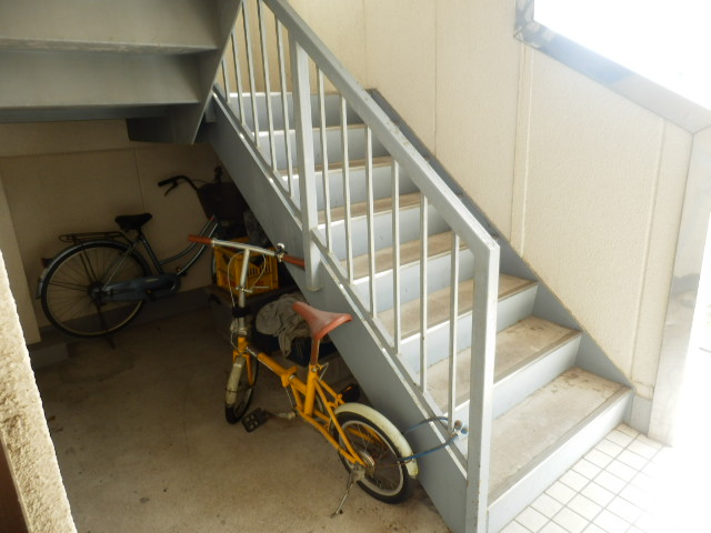 18/21 エントランス