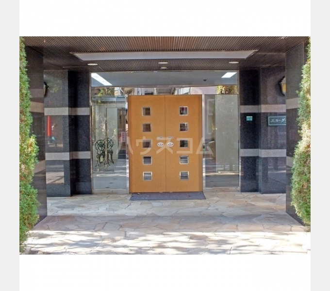 15/16 エントランス