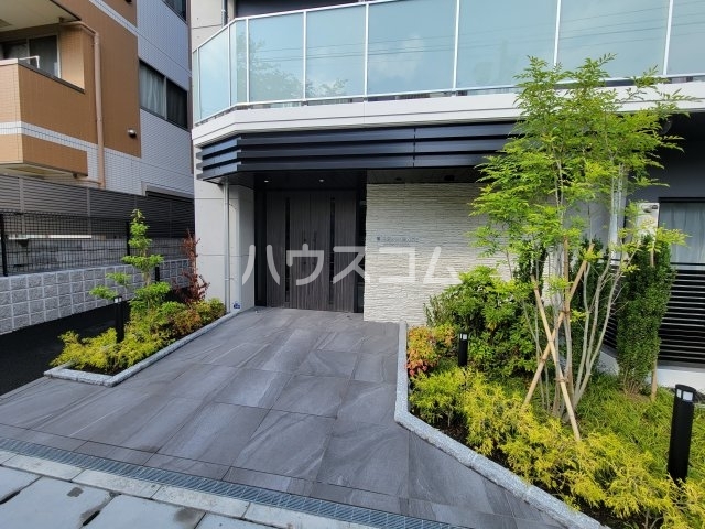 21/30 エントランス