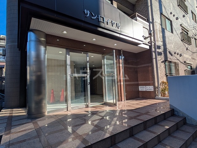 28/30 エントランス