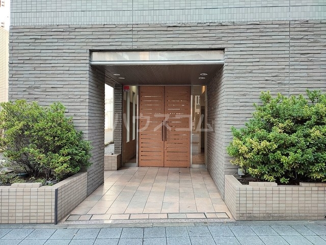 22/25 エントランス