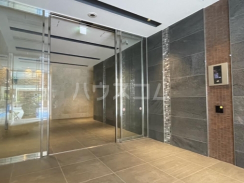 16/26 エントランス