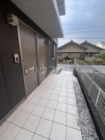 21/30 エントランス