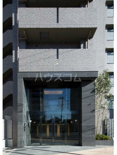 21/22 エントランス