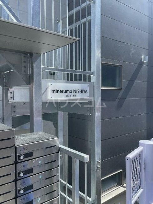 13/22 エントランス