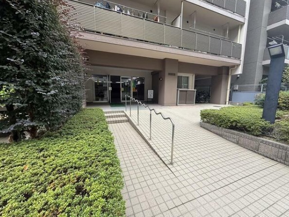 1/3 エントランス