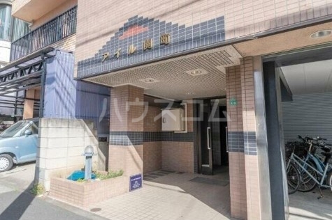 18/21 エントランス