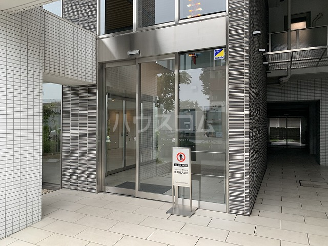 2/5 エントランス