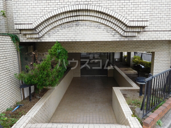 2/3 エントランス