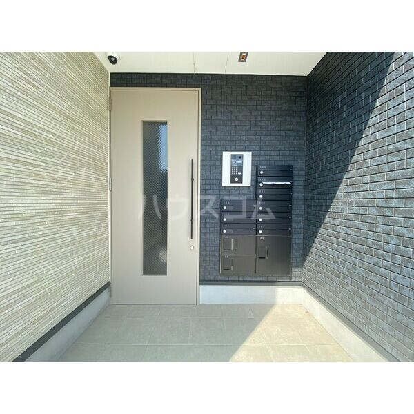 14/19 エントランス