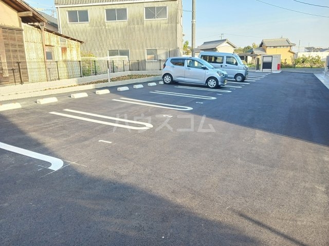 16/27 駐車場