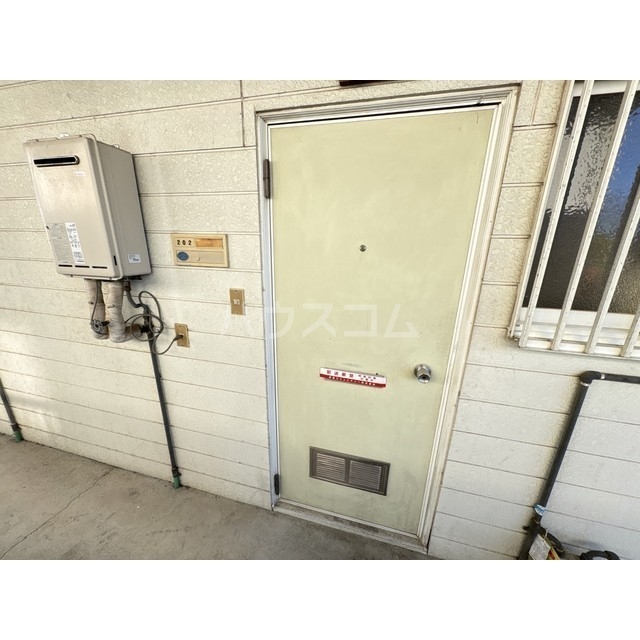 13/13 エントランス