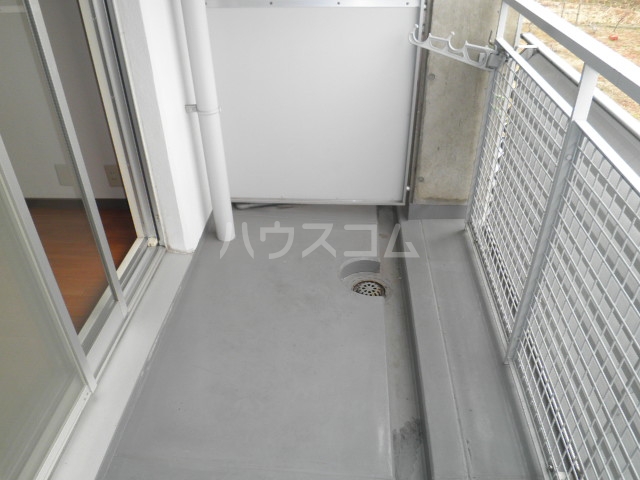 13/22 バルコニー