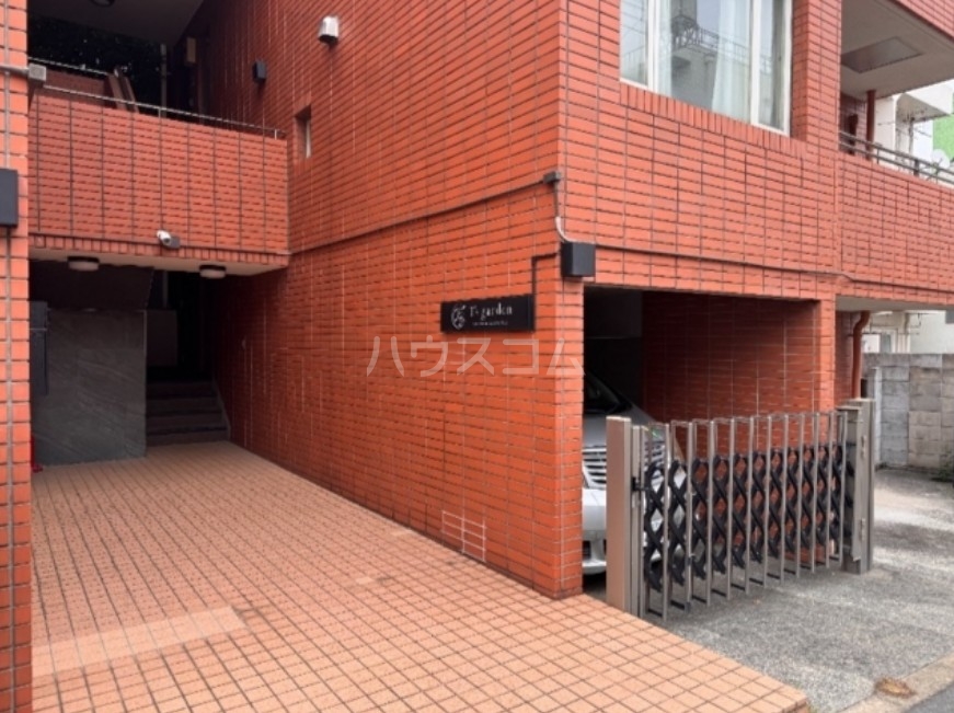 2/4 エントランス