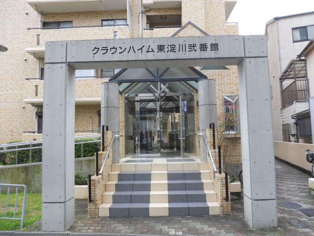 18/27 エントランス