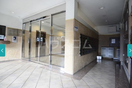 24/30 エントランス