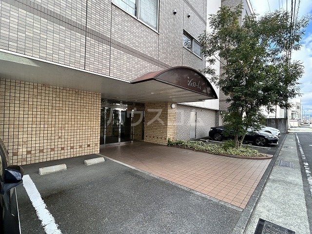 28/30 エントランス