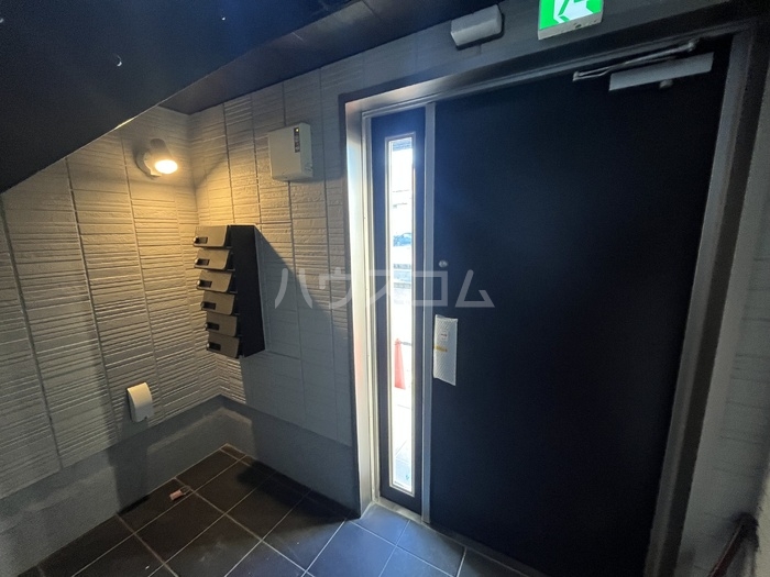 18/29 エントランス