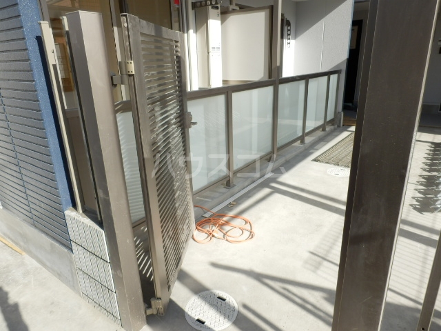 22/30 エントランス