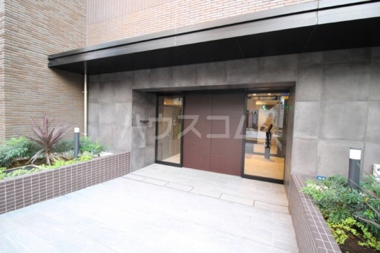 13/13 エントランス