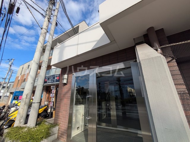 21/28 エントランス