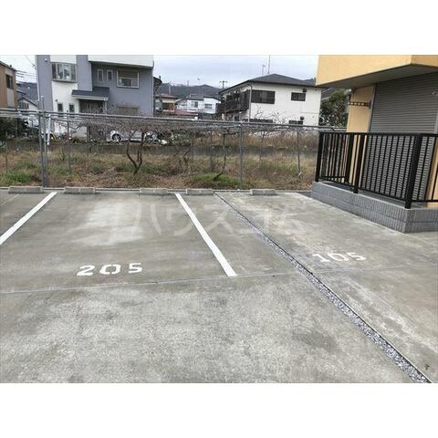 18/22 駐車場