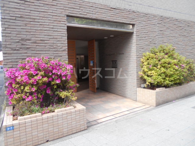 21/25 エントランス