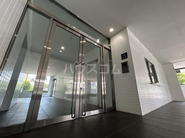 17/27 エントランス