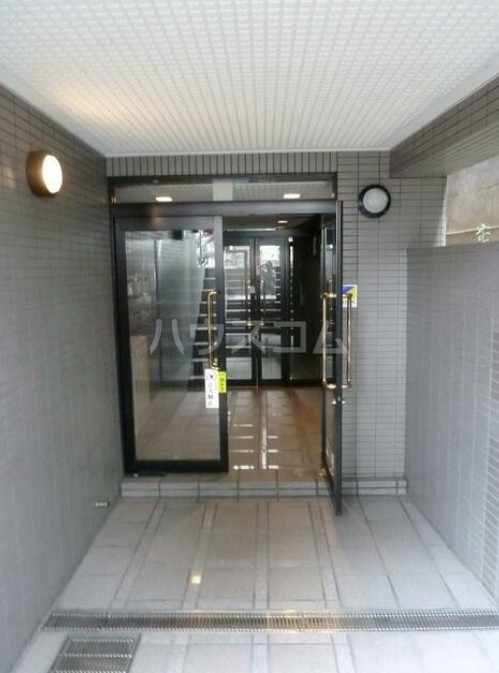 15/17 エントランス