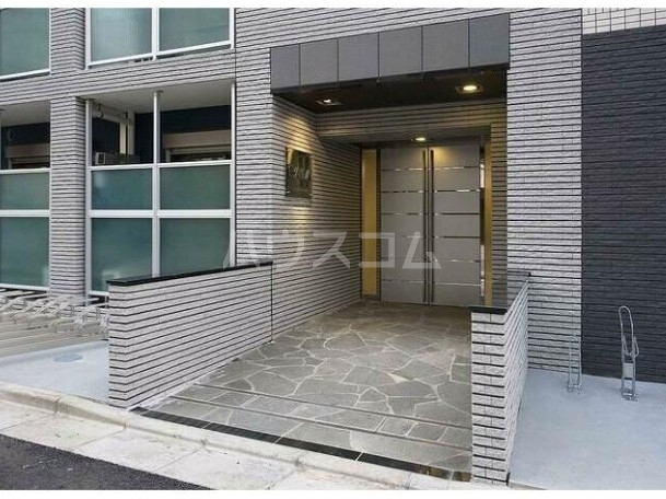 15/16 エントランス