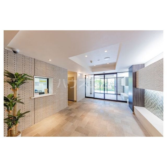 15/21 エントランス