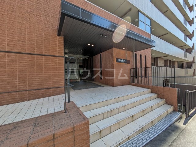 23/30 エントランス