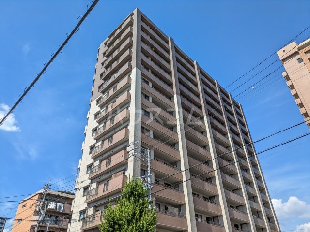 24/30 エントランス