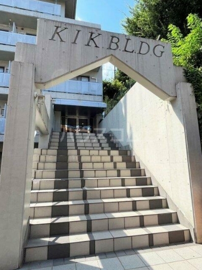 20/22 エントランス