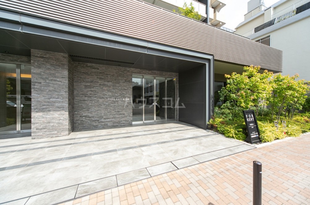 21/30 エントランス