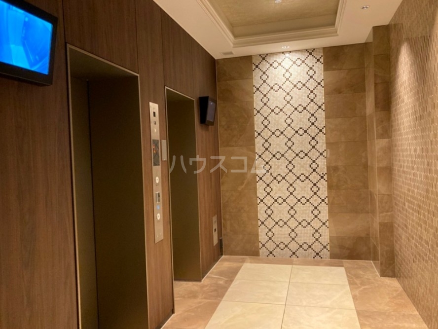 22/30 エントランス