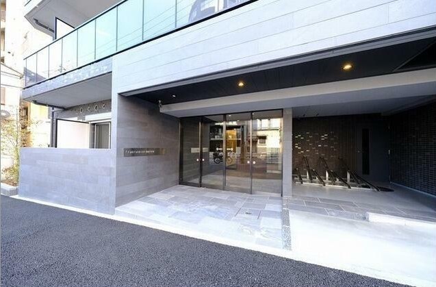 16/22 エントランス