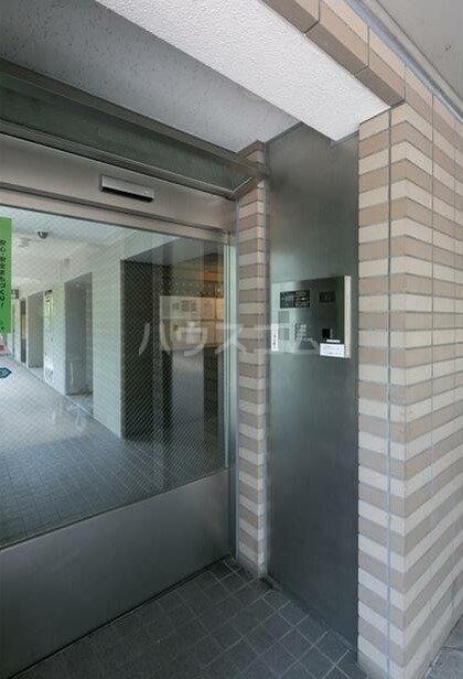 24/27 エントランス