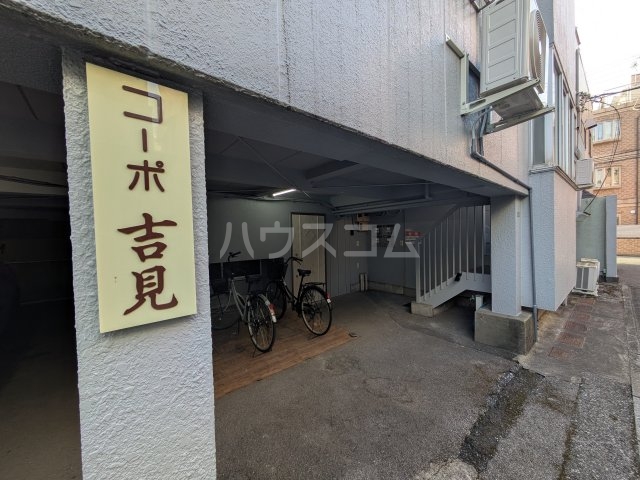 20/26 エントランス