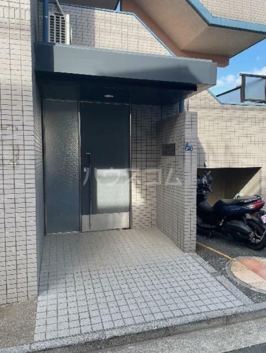 14/22 エントランス