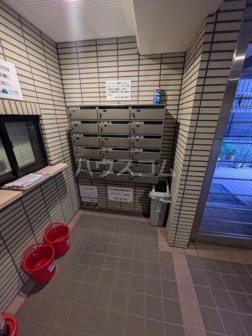 21/30 エントランス